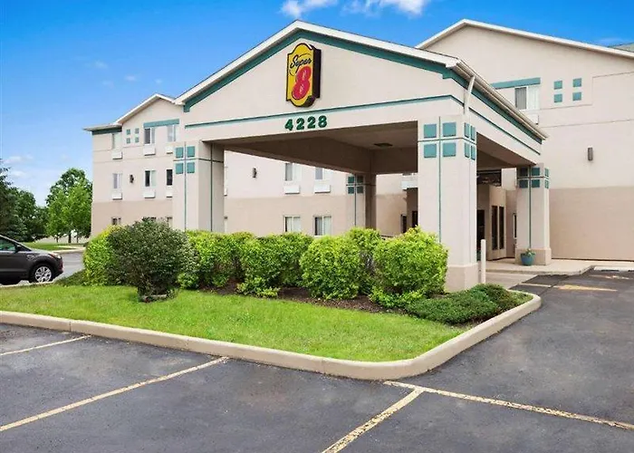 Super 8 By Wyndham Aurora/naperville Area