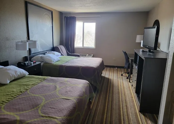 Hotel Super 8 By Wyndham Aurora/naperville Area Aurora