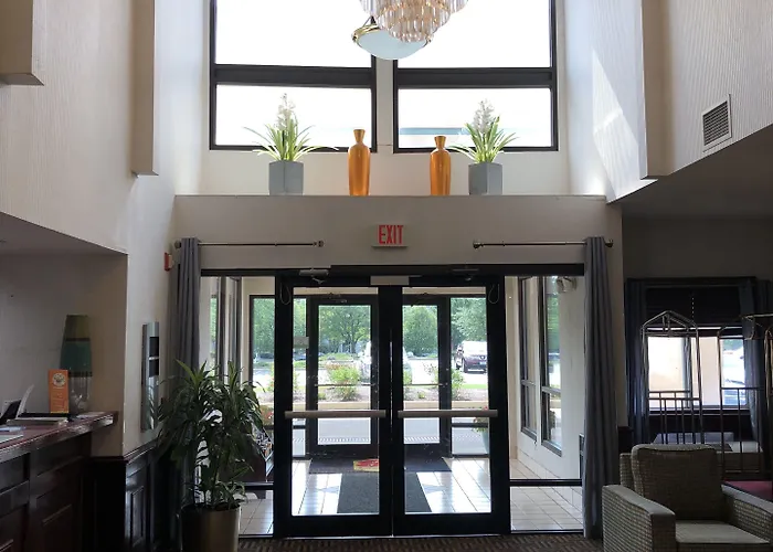 Super 8 By Wyndham Aurora/naperville Area Hotel 2*