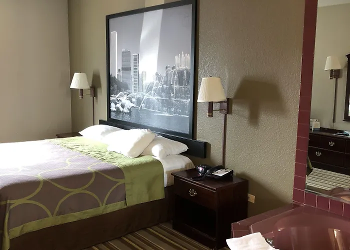 Super 8 By Wyndham Aurora/naperville Area Hotel 2*