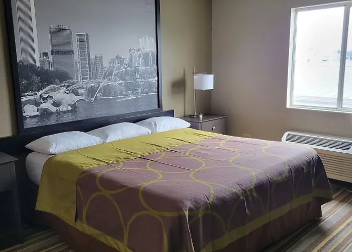 Super 8 By Wyndham Aurora/naperville Area Hotel 2*