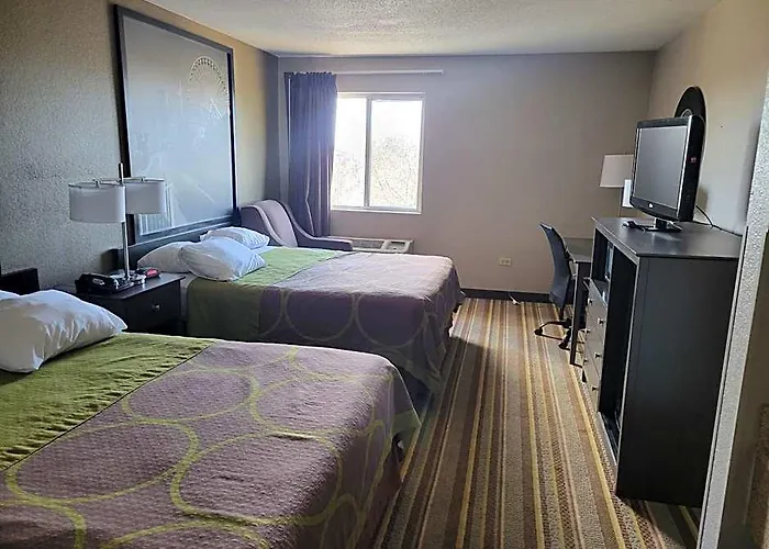 Super 8 By Wyndham Aurora/naperville Area Aurora