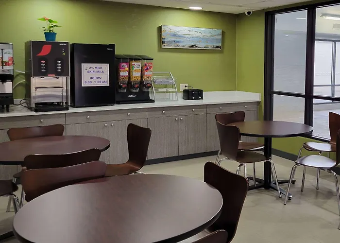 Super 8 By Wyndham Aurora/naperville Area 2*