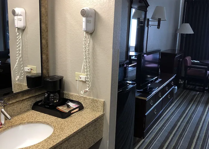 Super 8 By Wyndham Aurora/naperville Area Aurora