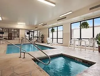 Super 8 By Wyndham Aurora/naperville Area 2*